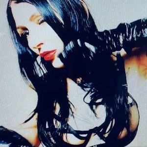 Meet your Posher, Simone